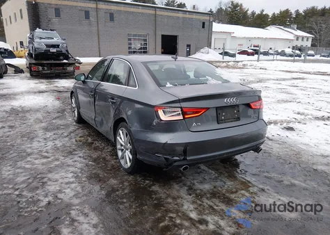 2015 Audi A3 2.0T Premium z USA, uszkodzony, nr VIN WAUEFGFF5F1007938